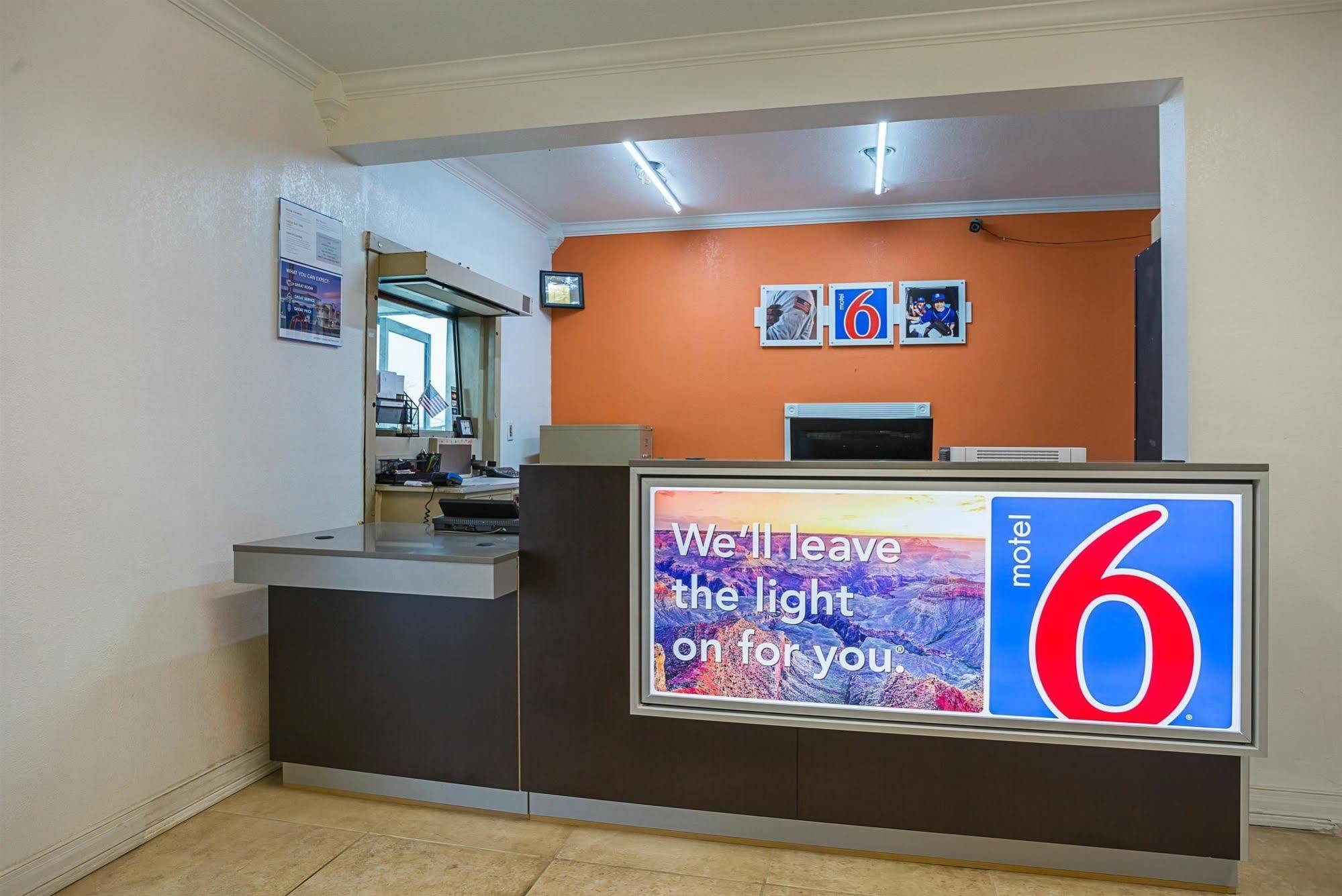Motel 6-Brinkley, Ar Екстериор снимка